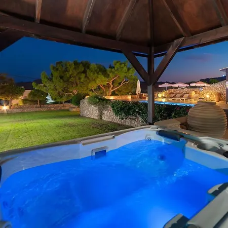 Amara With Private Pool And Hot Tub Villa Líndos